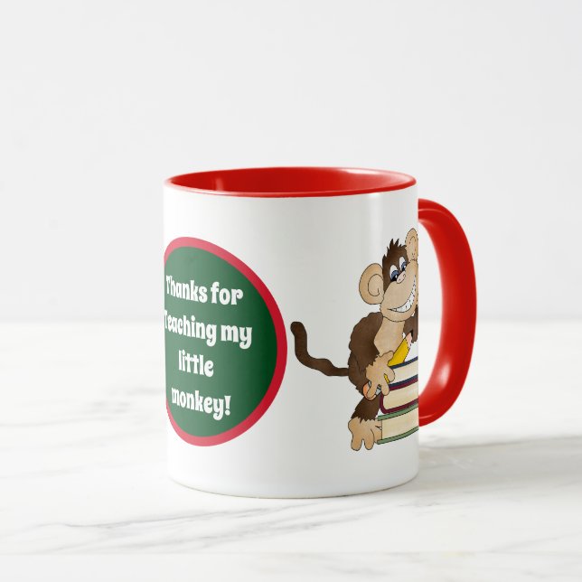 Le professeur ajoutent la petite tasse de café de (Devant droit)