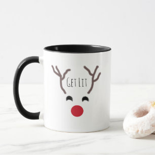 Le renne drôle de Noël obtiennent la tasse de ca