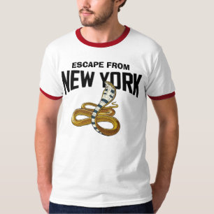 Le serpent s'échappe du T-shirt de New York