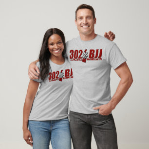 Le T-shirt affligé des hommes