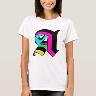 Le t-shirt avec la lettre «A»