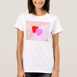 Le T-shirt blanc des femmes de surprise de coeur