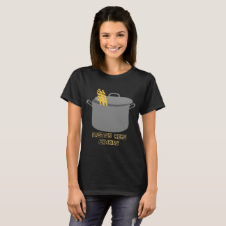 Le T-shirt des femmes de la cuisine familiale des