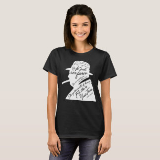 Le T-shirt foncé de base des femmes de Churchill