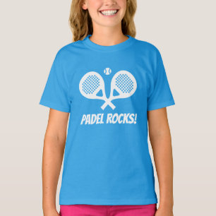 Le tennis de Padel bascule le T-shirt de la fille