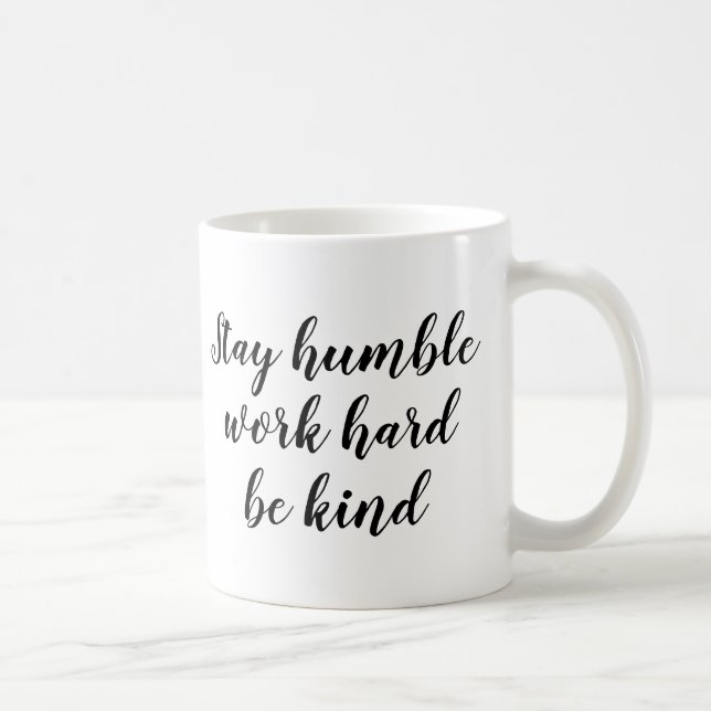 Le travail humble de séjour de la tasse | de (Droite)