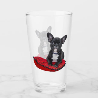 Le Tumbler de verre de Chien-taureau français
