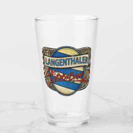 Le véritable plaisir de la bière dans un verre à L