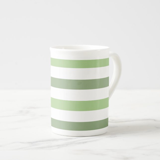 Le vert barre la tasse horizontale de porcelaine (Devant droit)