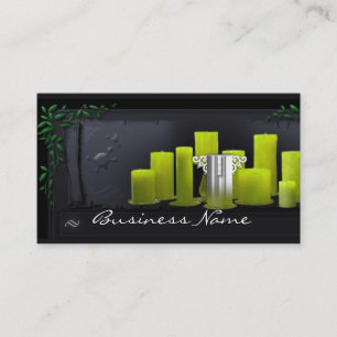 Le vert mire le carte de visite