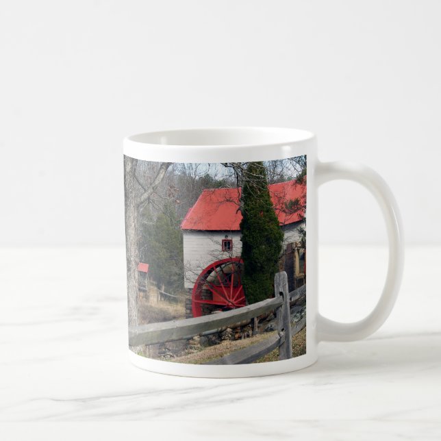 Le vieux moulin à la tasse de café de Guilford (Droite)