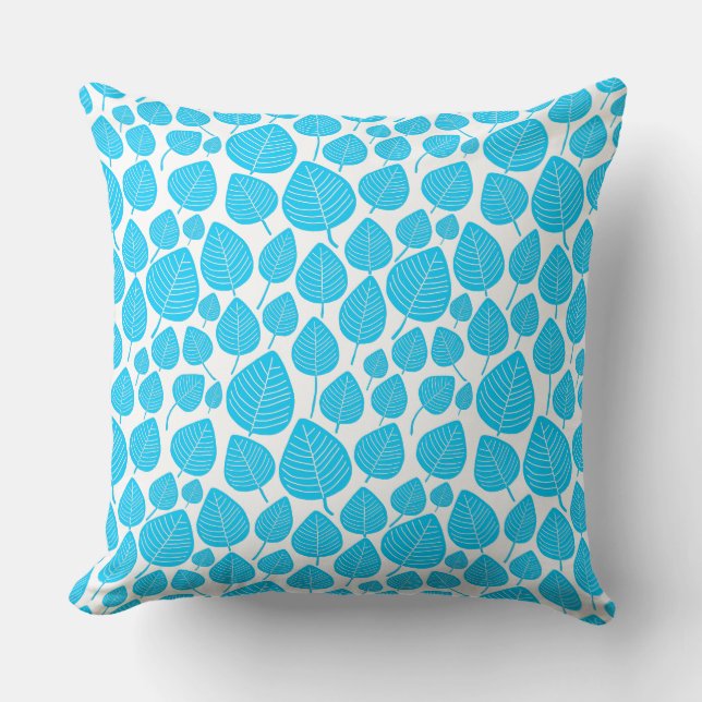 Leaf Pattern 02 - Sky Blue on White Kissen (Vorderseite)