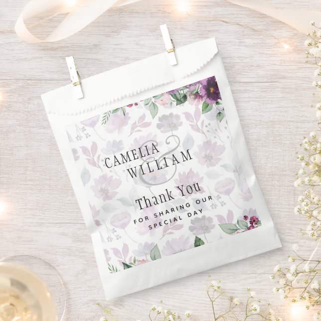 LeahG Plum Lila Berry Floral Wedding Winter Geschenktütchen (Ausgeschnitten)