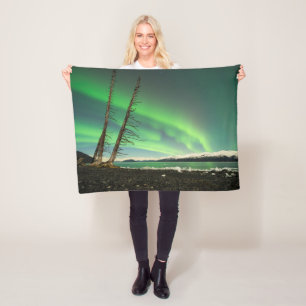 Leaning Tree Aurora Fleecedecke