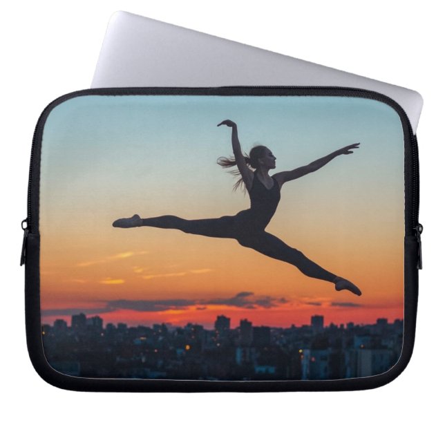 Leaping Ballerina Laptopschutzhülle (Vorderseite)