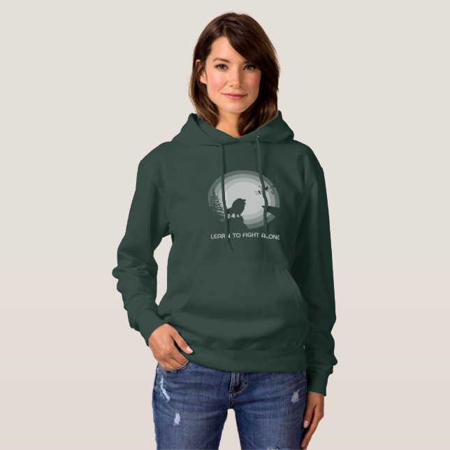Learn to Fight Alone – Lion Under Moonlight Hoodie (Vorne ganz)