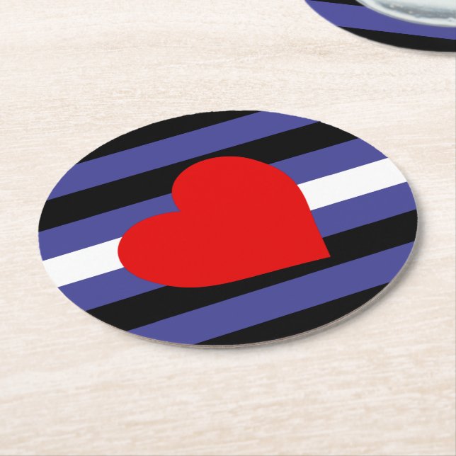 Leather Pride Flag und Herz Runder Pappuntersetzer (Angewinkelt)