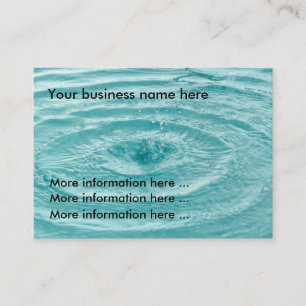 L'eau bleue laisse tomber le carte de visite