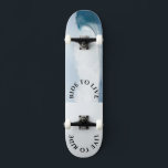 LEBEN AUF DER Skateboard<br><div class="desc">wenn Sie die Freiheit & Skateboarding genießen, ist dieses Skateboard für Sie! Machen Sie dieses Skateboard zu Ihrem eigenen, indem Sie Ihren Text hinzufügen. Um auf erweiterte Bearbeitungstools zuzugreifen, gehen Sie bitte zu "Personalisieren Sie diese Vorlage" und klicken Sie auf "Details", scrollen Sie nach unten und drücken Sie den Link...</div>