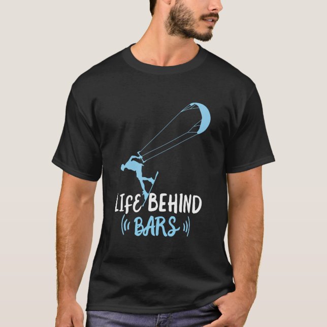 Leben brhind hält Kitesurfing T - T-Shirt (Vorderseite)