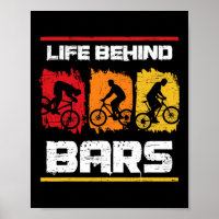 Leben hinter Rs Mountainbiken auf einem Mountainbi