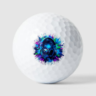Lebendige Kopfhörer gegen Spritzer von farbenfrohe Golfball