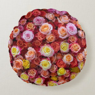 Lebendige Rosen in Mischfarben Floral Rundes Kissen