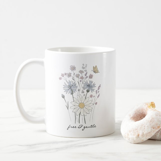 Lebendiges Feld mit Wildblumen  Kaffeetasse (Mit Donut)