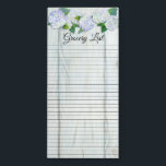 Lebensmittelgeschäft-Listen-Hütteweiße hölzerne Magnetischer Notizblock<br><div class="desc">Zeigen Sie Ihre Lebensmittelgeschäftliste elegant an!  Handgemalte Aquarellgrafik hat ein reizendes,  Frühlingsgartengefühl das ganze Jahr herum.  Blaue Hydrangeas mit einer Touch von Lila und ihr Blätter ist in einer Grenze auf ein weißes Holz der Hütte,  gemalter Hintergrund mit Linien für Text.  Copyright,  Audrey Jeanne Roberts.</div>