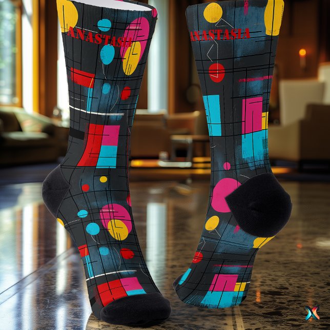 Lebhafte Abstrakte Socken mit fett geometrischem D (Von Creator hochgeladen)