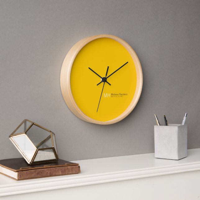 Lebhafte gelbe Farbe der Sonne Moderne Uhr (Büro)