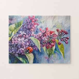 Lebhafte Lila Lilac-Blume Ladybug
