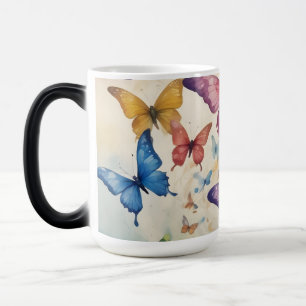 Lebhafte Schmetterlingsfliege-Tasse: Fügen Sie ein Verwandlungstasse
