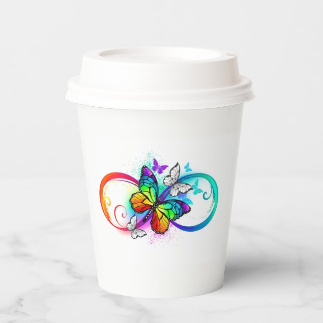 Lebhafte Unendheit mit Regenbogenschmetterling Pappbecher (Vorderseite)