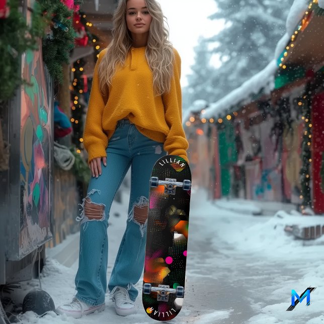 Lebhafter Abstrakter Skate Deck mit Neon und Halft Skateboard (Von Creator hochgeladen)