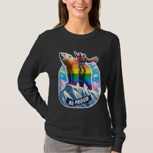 Lebhafter Eisbär Auf dem Berg mit Mädchen T-Shirt