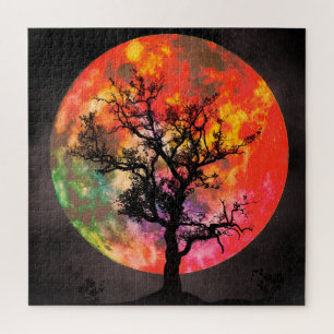 Lebhafter Mond und Baum