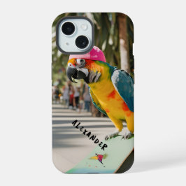 Lebhafter Papagei auf Skateboard iPhone 15 Hülle