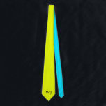 Lebhaftes Neon fluoreszierendes gelbes Monogramm Krawatte<br><div class="desc">SIE KÖNNEN SICH MIT IHREN INITIALEN PERSONALISIEREN ODER SICH VON IHM ERLEICHTERN UND DIESE KRAWATTE SO MACHEN, DASS SIE PERFEKT BENÖTIGEN. KLICKEN SIE AUF DIE TAB PERSONALISIEREN. Diese auffällige Krawatte strahlt jedes Outfit mit ihren leuchtenden Neon-Fluoreszenz-Farben aus, die Gelb und Blau in einem atemberaubenden Display vermischen. Es ist das perfekte...</div>