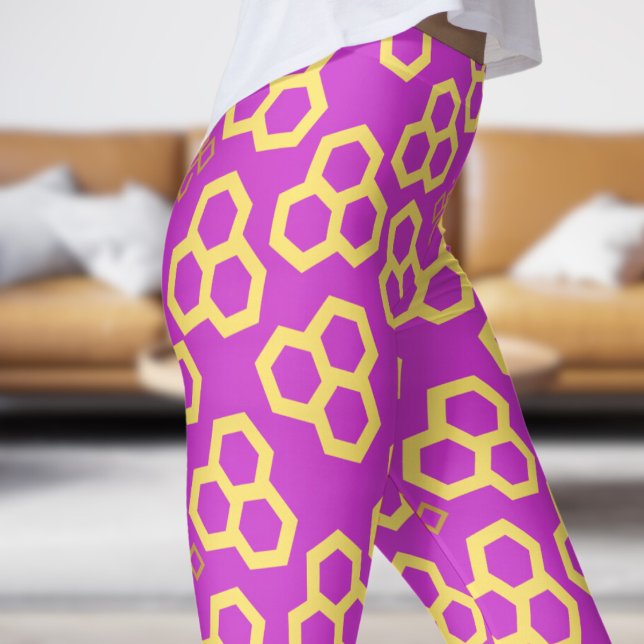 Lebhaftes rosa Honey-Zuhause-Muster Leggings (Honey Home on Steel Pink)