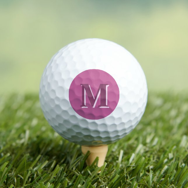 lebhaftes rosafarbenes Monogramm, Golfball (Insitu T-Shirt)