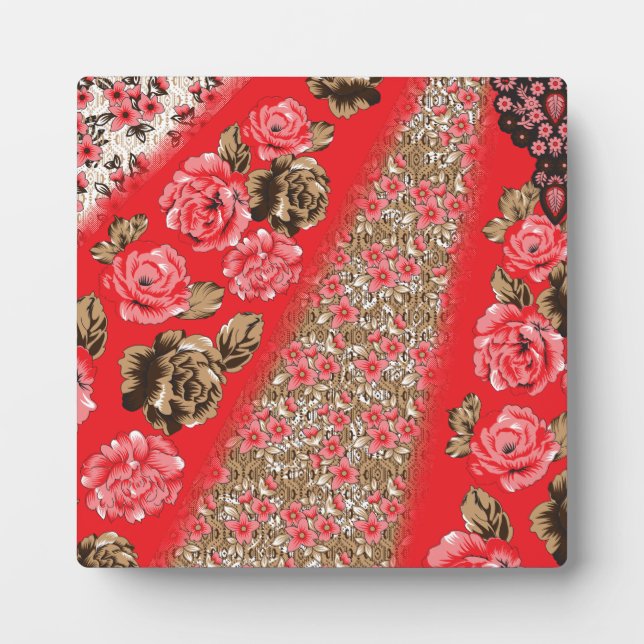 Lebhaftes rotes Gewebe, mit viel Blumen und Fotoplatte (Vorderseite)