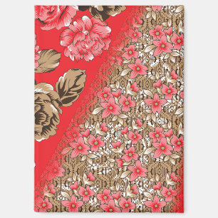 Lebhaftes rotes Gewebe, mit viel Blumen und Magnet