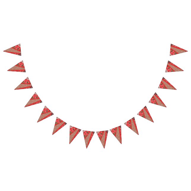 Lebhaftes rotes Gewebe, mit viel Blumen und Wimpelkette (Alle)