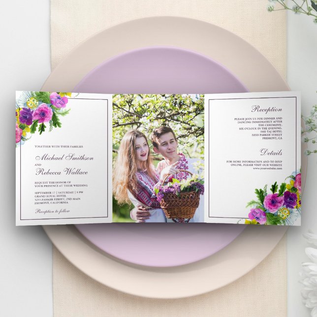 Lebhaftes Spring Floral Bouquet Foto Hochzeit Dreifach Gefaltete Einladung (Von Creator hochgeladen)