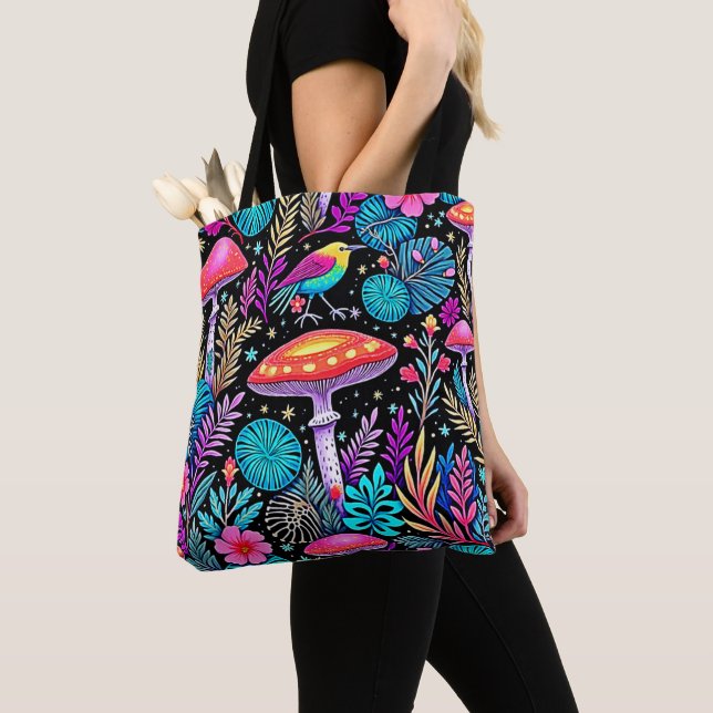 Lebhaftes, verzaubertes Forest Mushroom Artwork Tasche (Von Nahem)