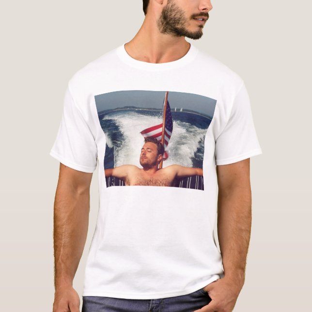 Lebo auf Boot T-Shirt (Vorderseite)