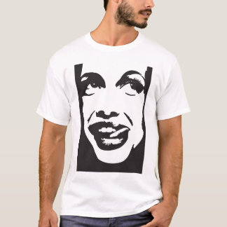 Lecker! Das Mädchen mit ihrer Zunge heraus T-Shirt