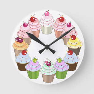 Leckere Kuchenküchenuhr Runde Wanduhr