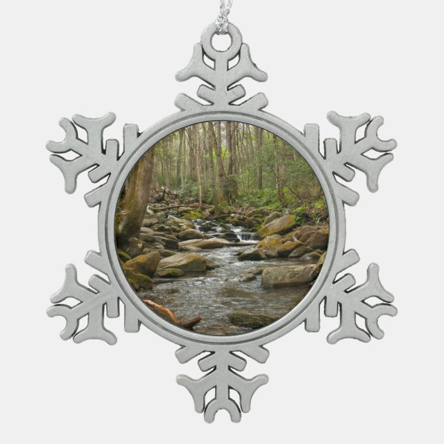 LeConte Creek auf den Großen Smoky-Bergen Schneeflocken Zinn-Ornament (Vorderseite)